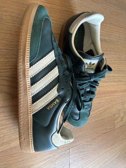 Men’s Sambas Size 8