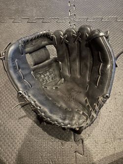 Easton 'Black Magic' Baseball glove BMX 125 B RHT Right