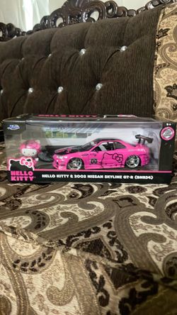 Hello kitty 2002 Nissan skyline GT-R
