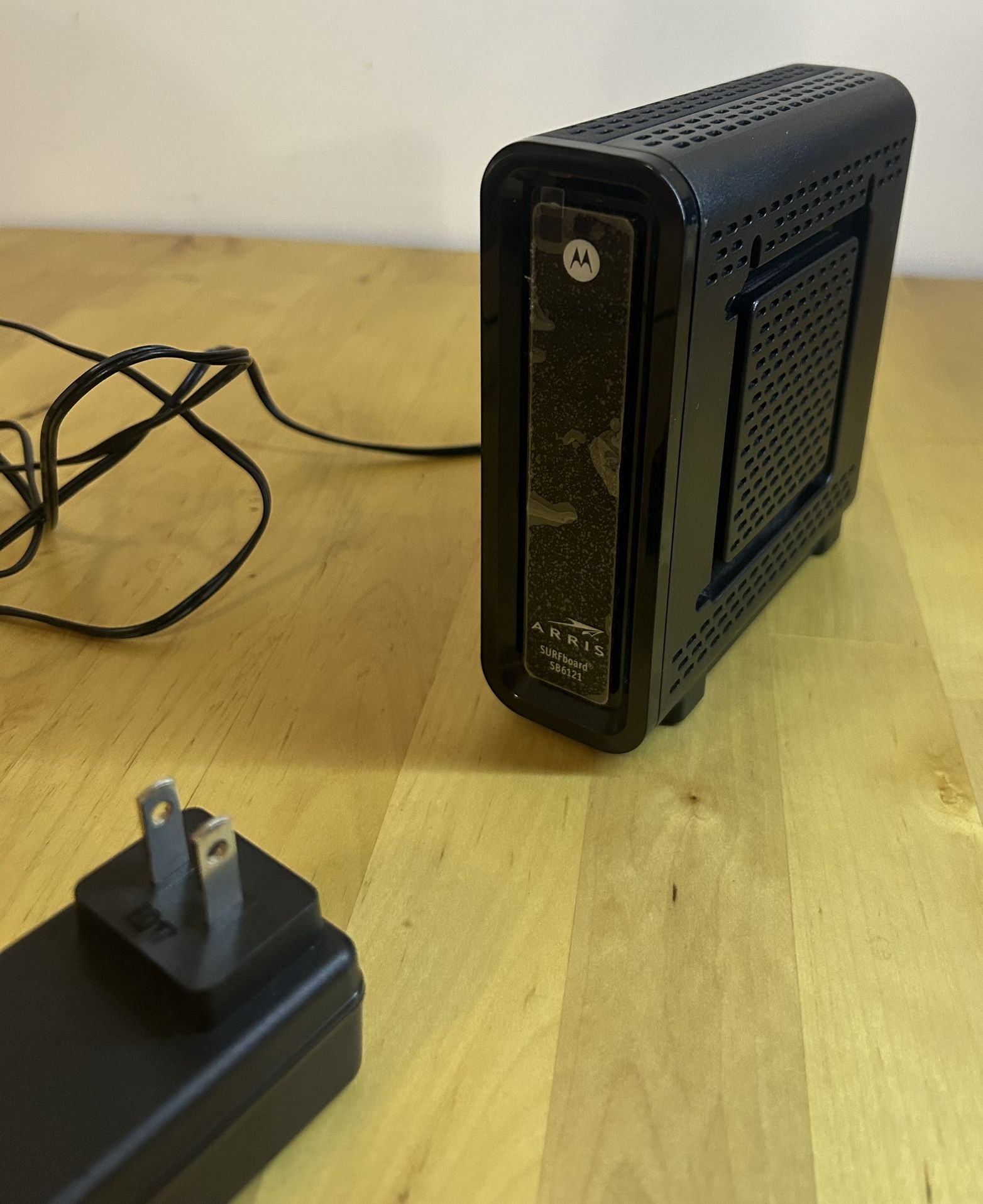 Cable Modem Arris SURFboard SB6121