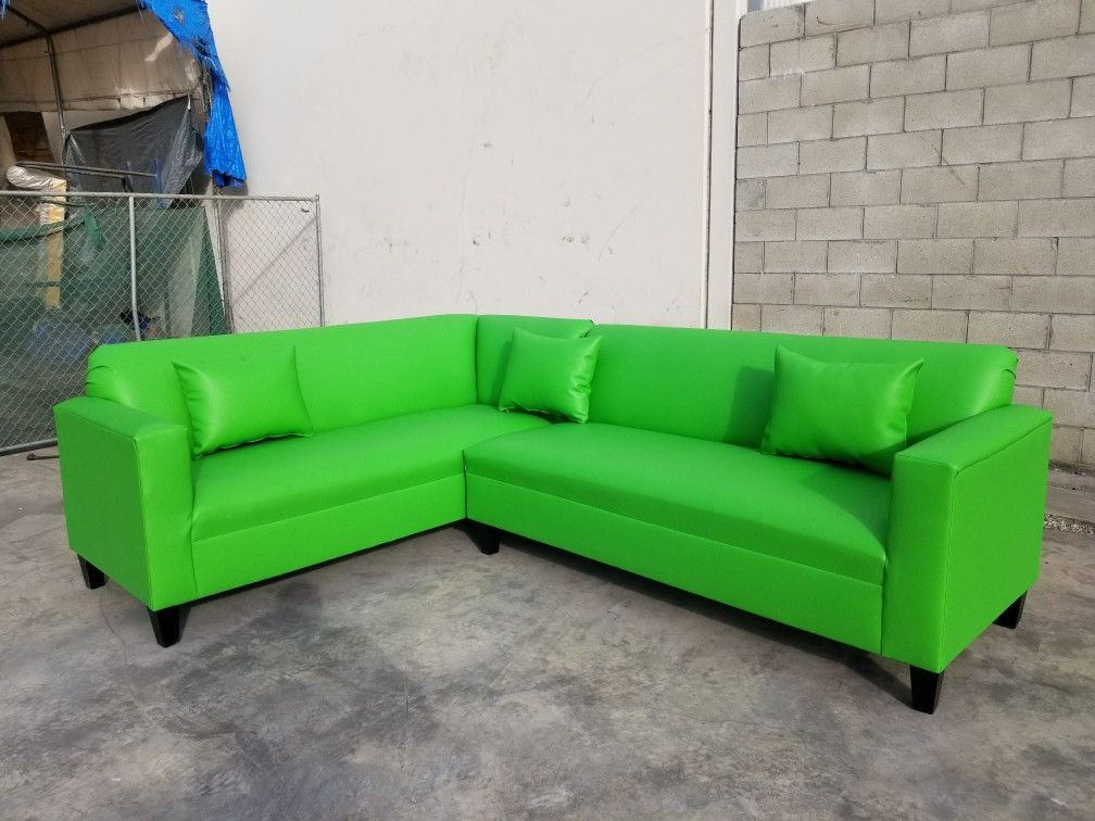 NEW 7X9FT LIME GREEN LEATHER SECTIONAL COUCHES for Sale in Mojave, CA