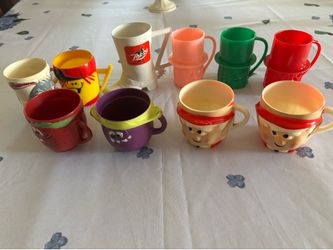 Set of 10 Vintage Plastic Collectors Mugs
