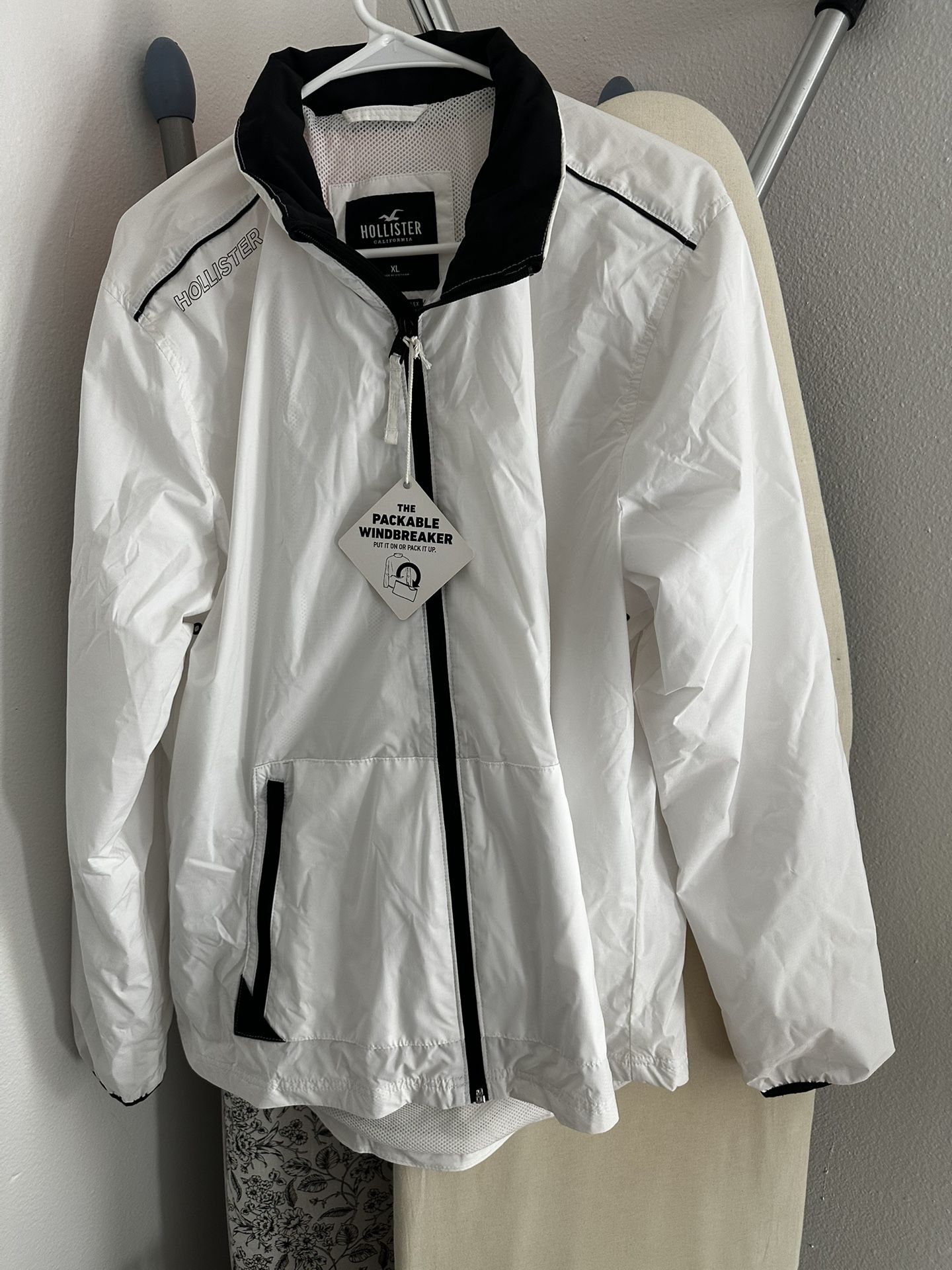 Hollister Windbreaker 