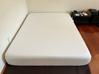 Queen Memory Foam Mattress – Clean Condition – Monday Pickup Only