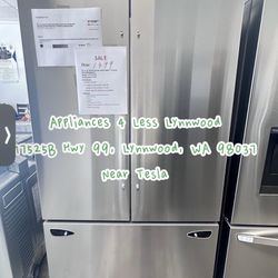 LG Counter Depth Refrige With Water Ice Maker Unused 