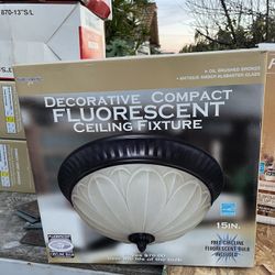 Vendo Estas Luces Para Casa Nuevas…I’m Selling This Ceiling Lights In North Rialto Ca For $20 Dls Each Low Ballers Will Be Ignored!!