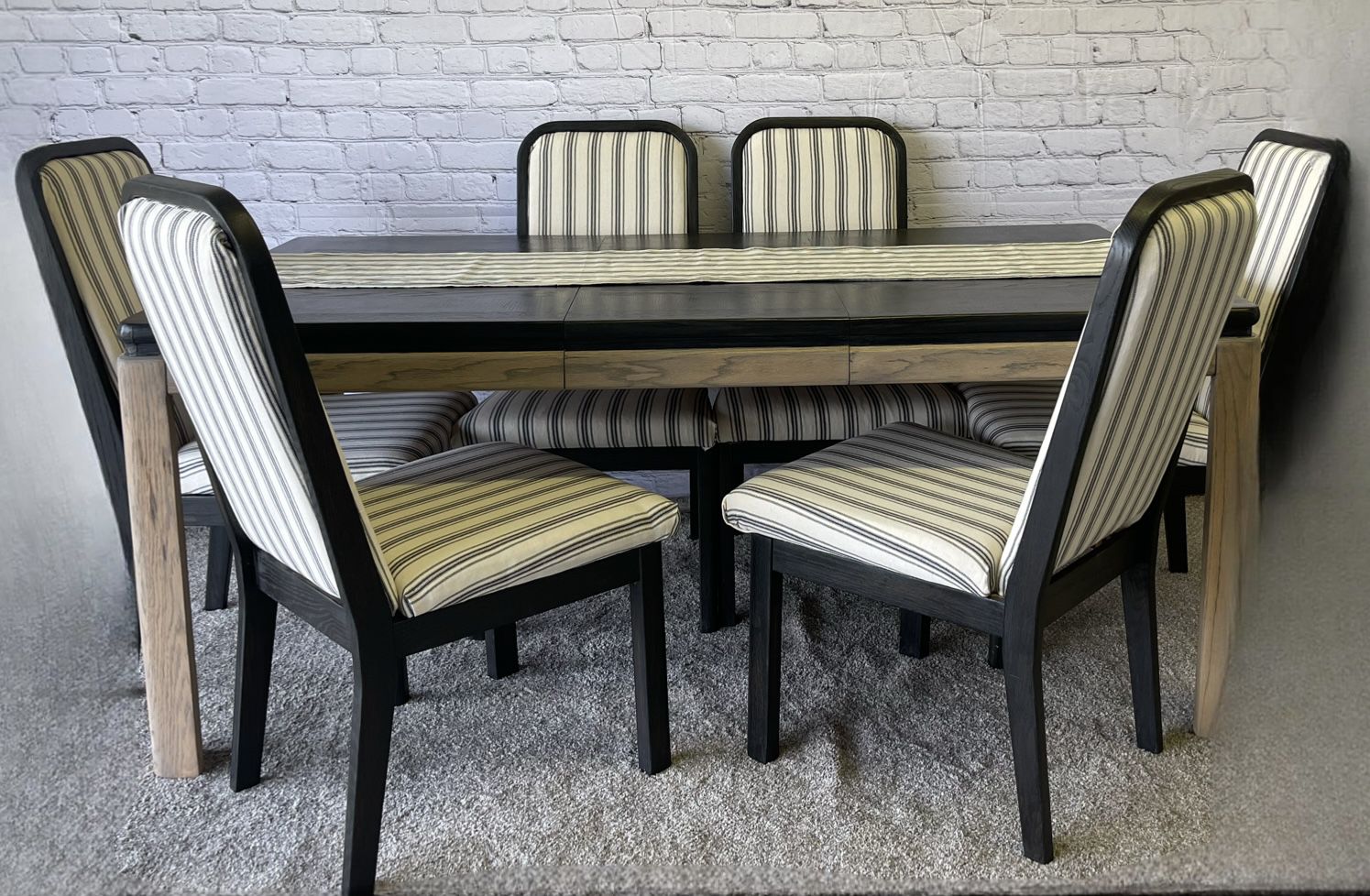 Kitchen Dining room table with 6 chairs