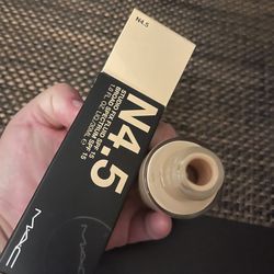 MAC Cosmetics Studio Fix Fluid N4.5