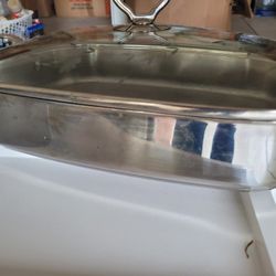 Essential Covered Rectangular Baking Pan