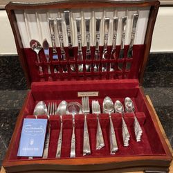 Oneida Community “Morning Star” Silverplate – 66‑Piece Set with Chest