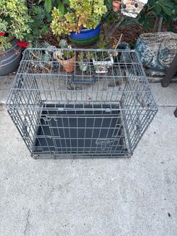 Pet crate / cage