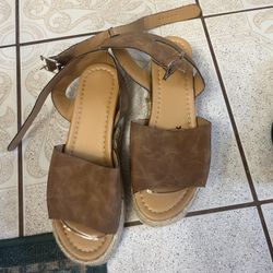 STRAPPY  SANDALS WITH WEDGE HEELS