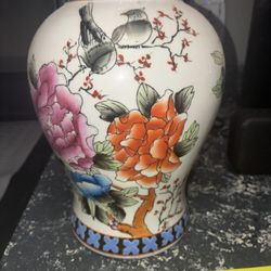 New Condition vintage, hand-painted Chinese porcelain vase