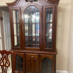 China Cabinet And Diner Table 