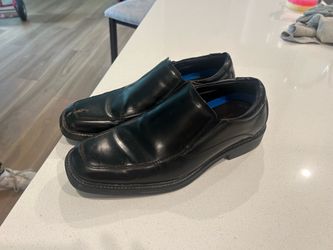 Dress shoes