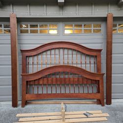 Gorgeous Cal-King Vintage *BASSETT* Bed