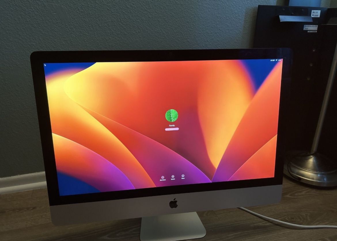 iMac Retina 5K, 27-inch, 2017 With Wireless Keyboard And Magic