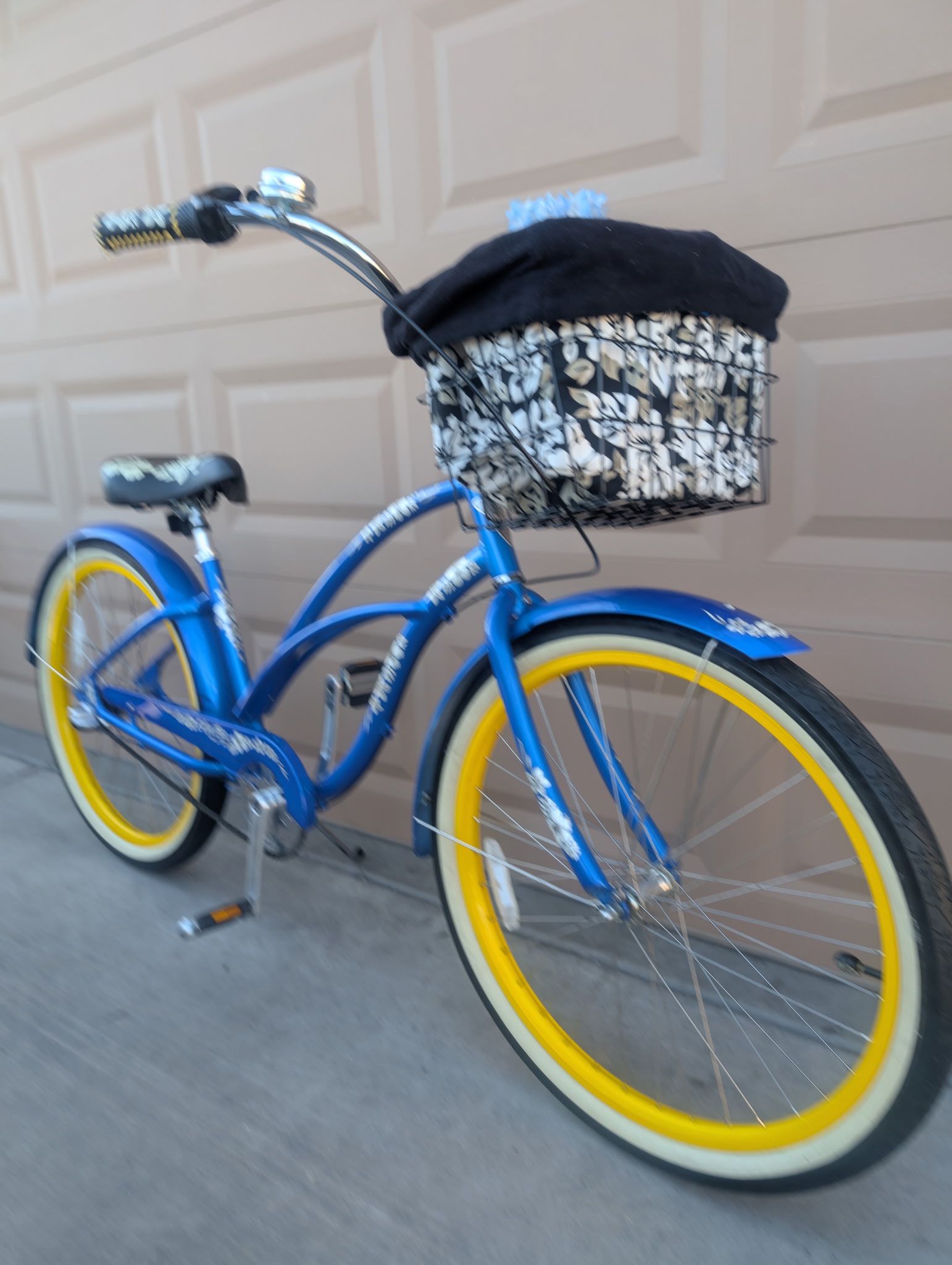 2017. ELECTRA HAWAII WOMENS BEACH CRUISER BIKE. (26"X2.35).. ALUMINUM 3 SPEEDS. LIKE NEW 👌🏼