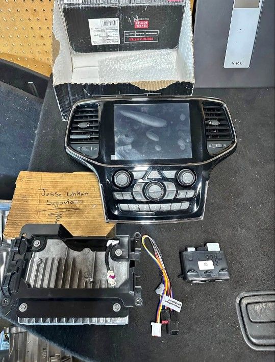 Touch Screen Display AC control Monitor With Media Hub And Apple Acar Play