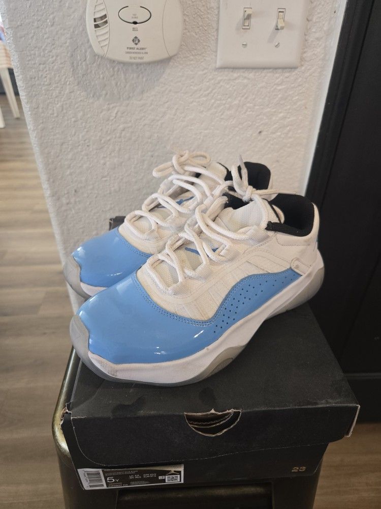 Air Jordan's YOUTH Boy Size 5