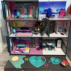 LOL Surprise Dollhouse & Playset – The Ultimate Doll World