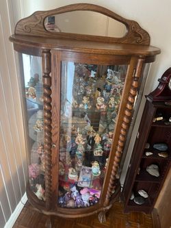 Curio Cabinet With Contents