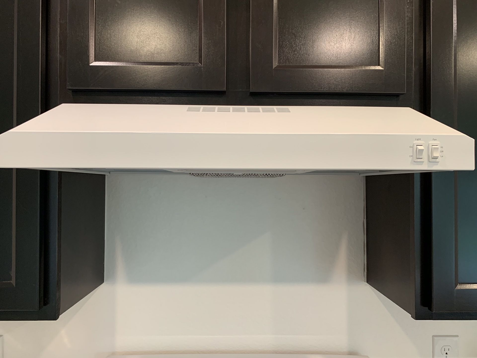 NEW - GE White Glass Top Range with Hood