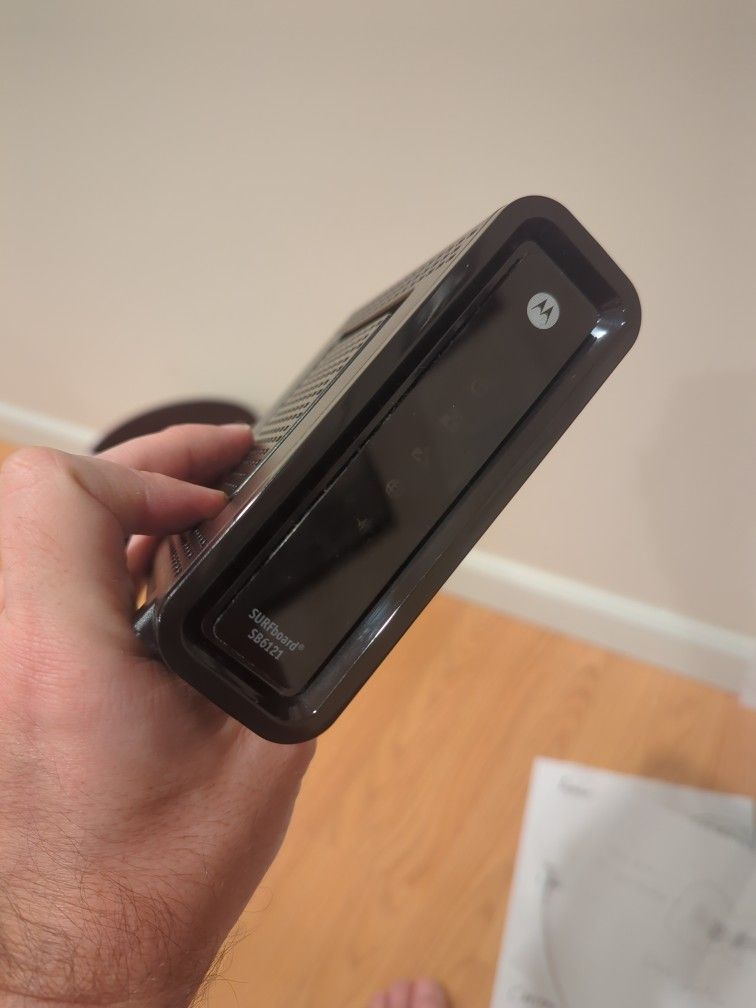 Motorola Surfboard SB6121 cable modem