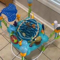 Baby jumperoo