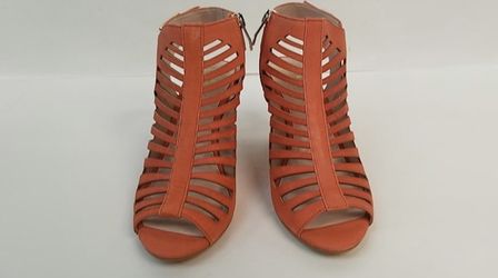 Gorgeous!!Vince Camuto Women's Coral Heels 💥NIB💥