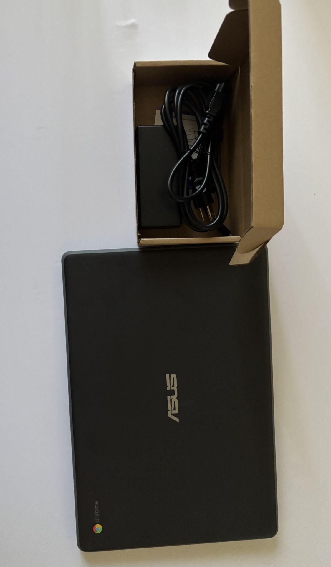2021 Model Asus Chromebook 14” + New Charger