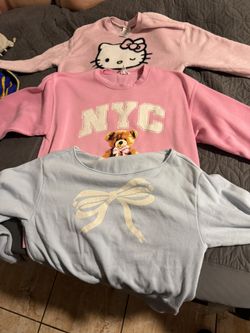3 Sweaters Hello Kitty, Blue Bow And NYC Fashion