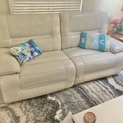 Like New Leather Electric Dual Reclining Couch 
