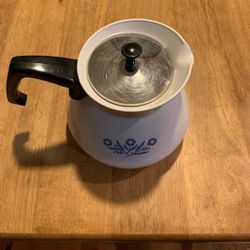 Vintage Corning 6 cup kettle. Good 