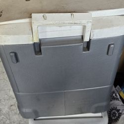 Igloo 12V Thermoelectric Cooler – Untested, No Charger