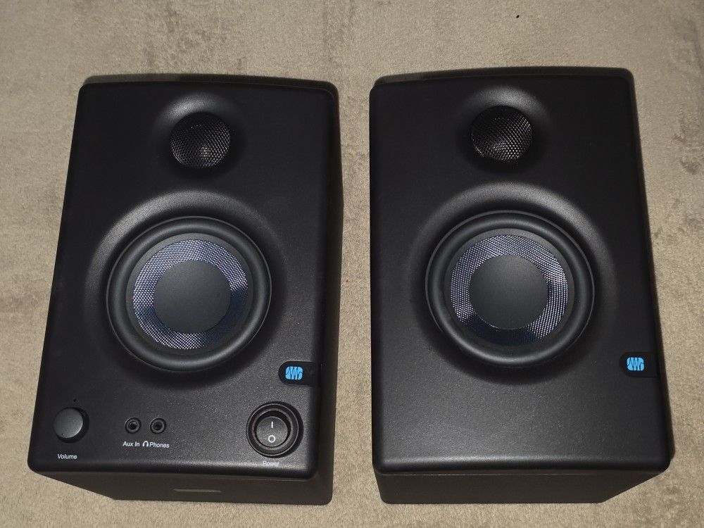 Presonus Eris E3.5 Gen 1 Monitors With Stands