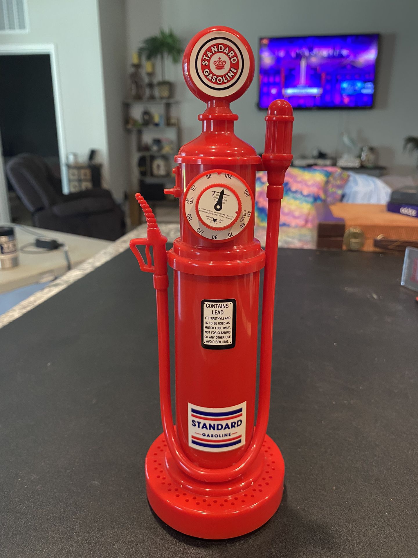 Vintage Standard Gasoline (Chevron) Pump Plastic Advertising Transistor FM/AM Radio. Tested and working! Measures approximately: 9.5" inches (Tall) an