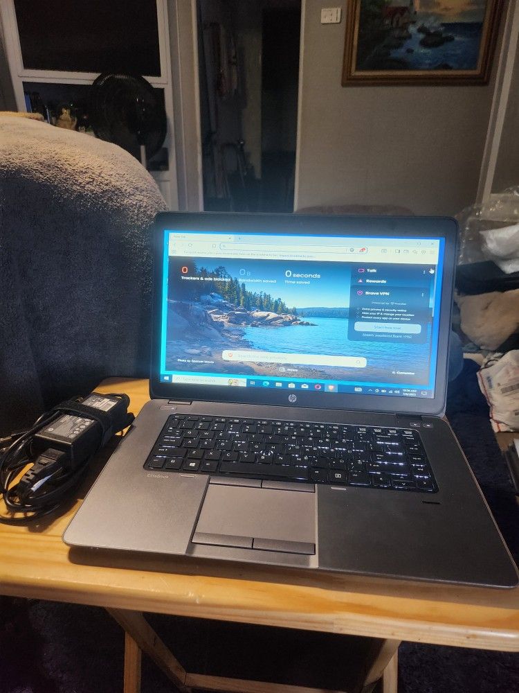 HP 15.6" LAPTOP Core i5-4200U-2.30GHz,Webcam,WiFi