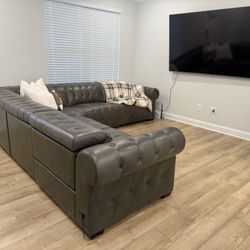 Leather sectional Couch 