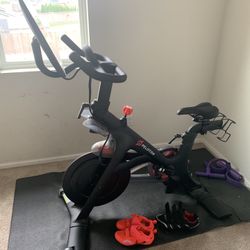 Hardly Used Peloton 