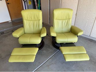 Ekornes Stressless Power Recliners and Ottomans..Excellent Condition
