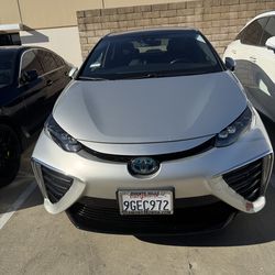 2019 Toyota Mirai – Low miles – Clean title