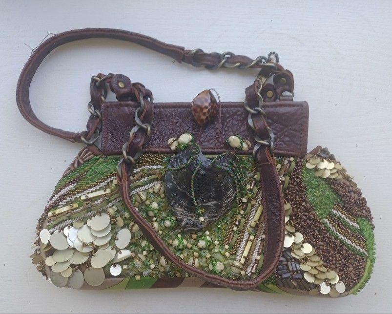 Fabulous vintage Mary Frances very highly embellished Shells & Beads Purse handbag