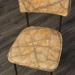 1(contact info removed)s Table with 4 chairs