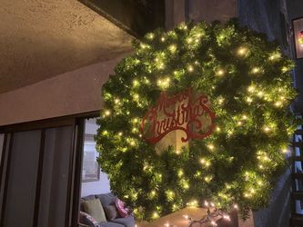 Christmas Wreath Pre-lit