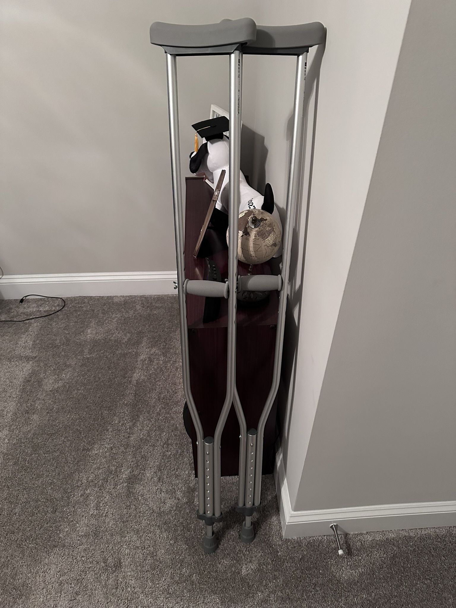 5”10 - 6”6 Crutches NEW