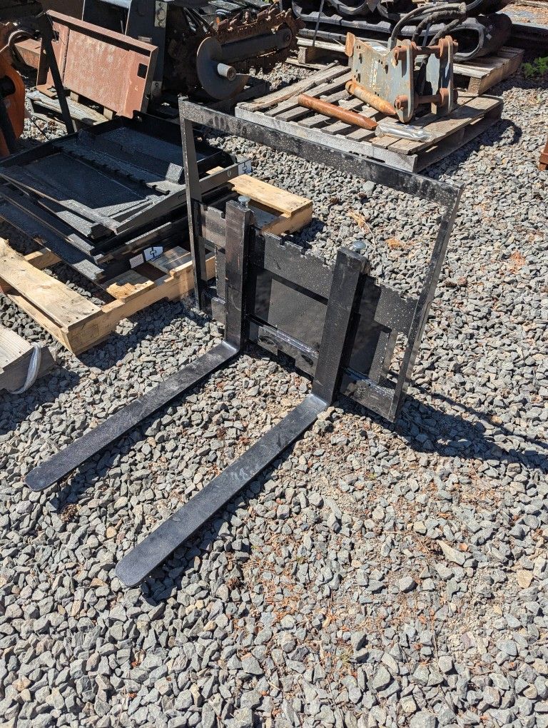 Mini Skid Steer Pallet Forks
