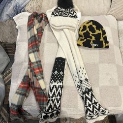 Women’s Scarves & Beanies