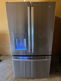 GE bottom mount refrigerator with ice-maker