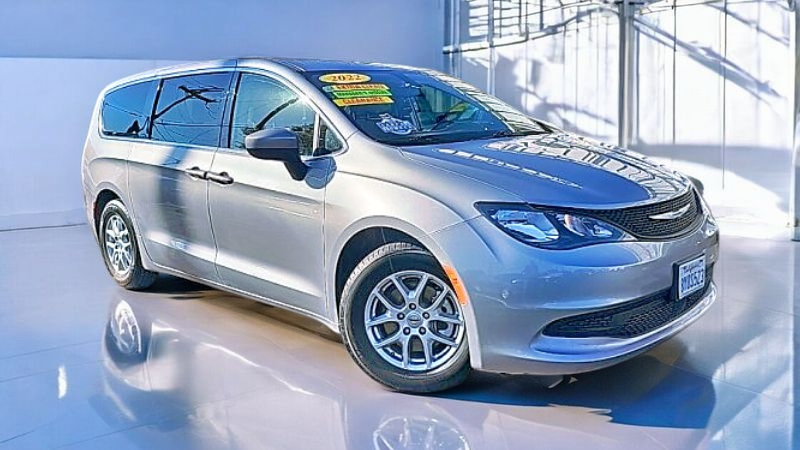 2021 Chrysler Voyager